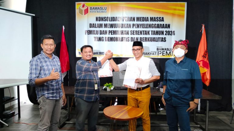 Bawaslu Gandeng PWI Baubau Menangkal Berita Hoax Pemilu 2024