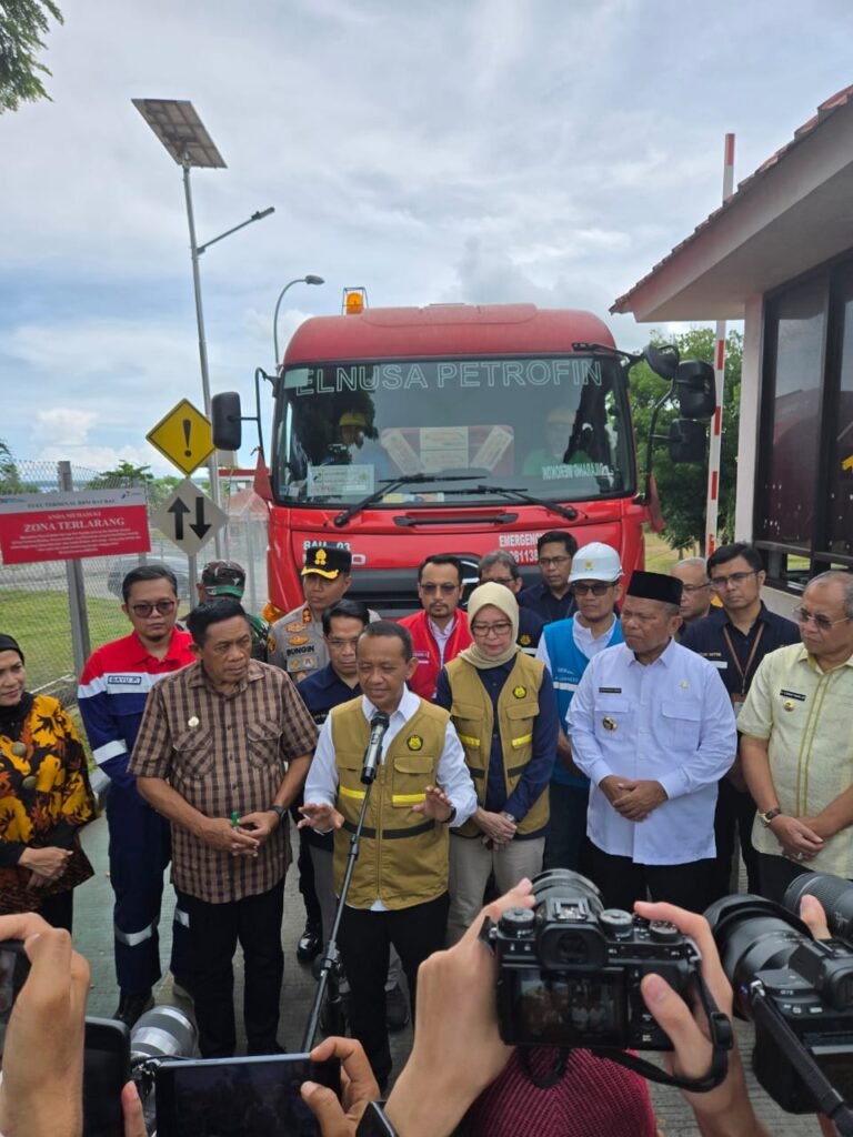 Jelang Idul Fitri Menteri ESDM Pastikan Stok BBM dan Listrik