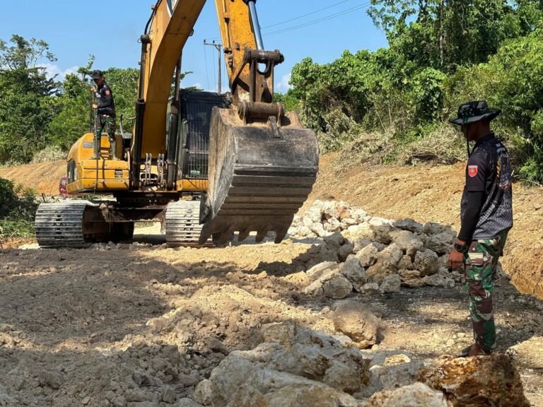 Satgas TMMD Ke-129 Kodim 1413/Buton Percepat Rehabilitasi Jalan Desa Labuandiri